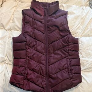 Women's Puff Vest - Burgundy